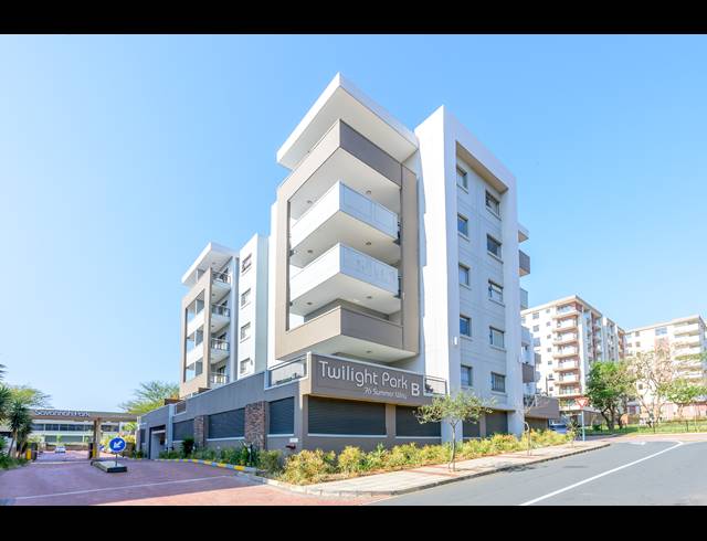 2 BEDROOM APARTMENT FOR SALE IN UMHLANGA RIDGE